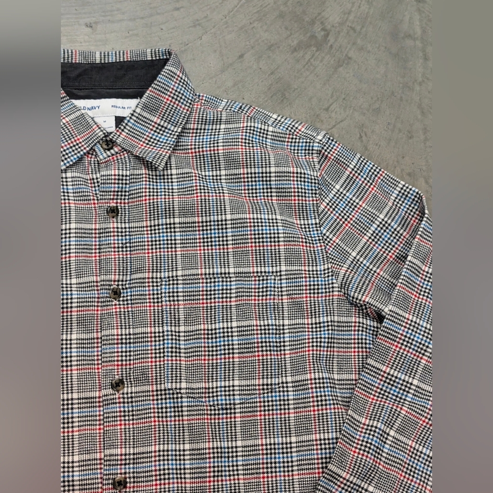 ·Old Navy Long Sleeve Button Down Shirt, Medium